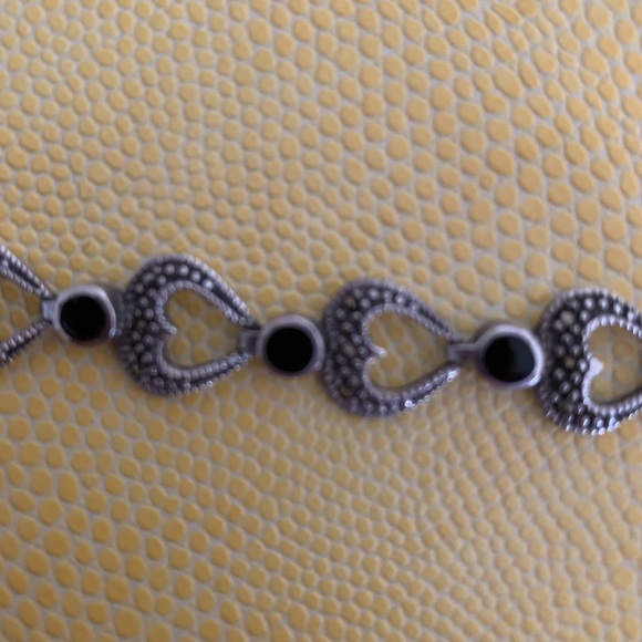 🌺Beautiful Valentine Gift Earrings and Bracelet😍 - Picture 5 of 8